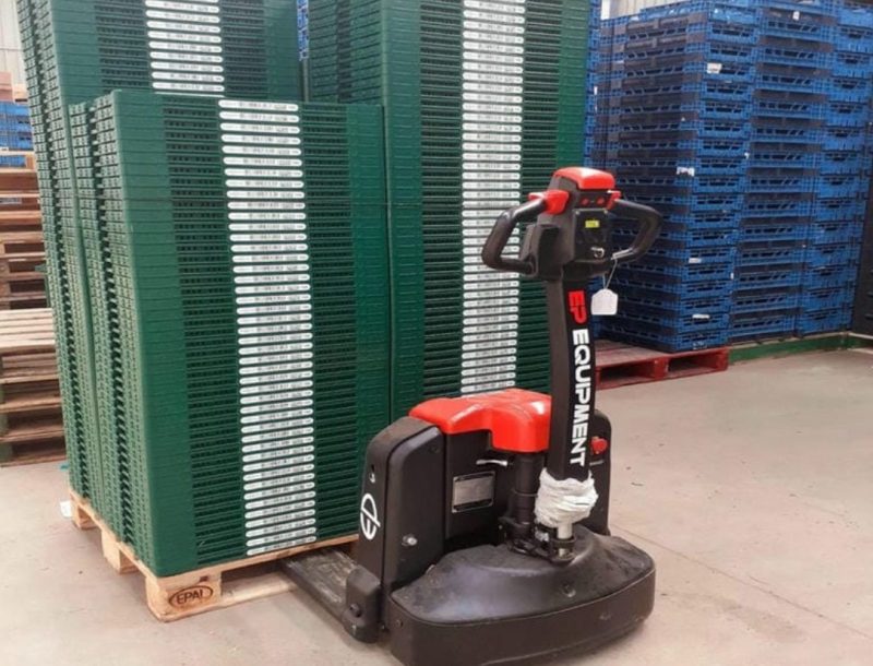 Bảo dưỡng và sạc pin trong quá trình vận hành xe nâng tay điện