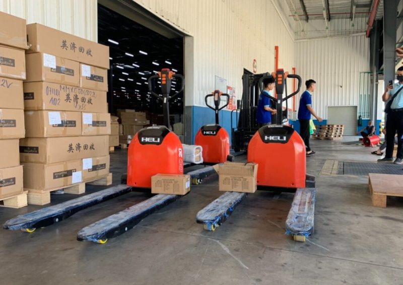 Kiểm tra hệ thống càng nâng của xe