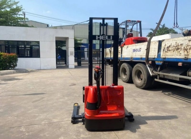 Xe nâng tay điện Heli