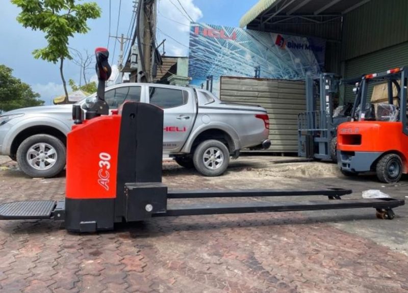Cấu hình và tiêu chuẩn kỹ thuật của càng xe nâng tay điện
