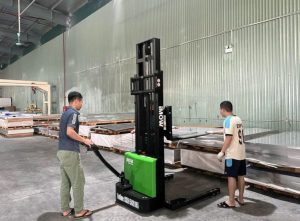 Xe nâng tay điện mang đến nhiều lợi ích thiết thực