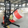 Xe nâng quay đổ phuy điện