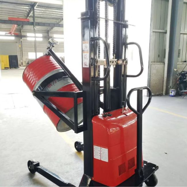 Xe nâng tay điện Việt Nam - địa chỉ cung cấp xe nâng đổ phuy điện chất lượng