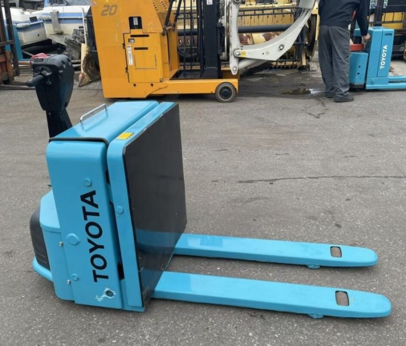 Càng xe nâng tay điện Toyota