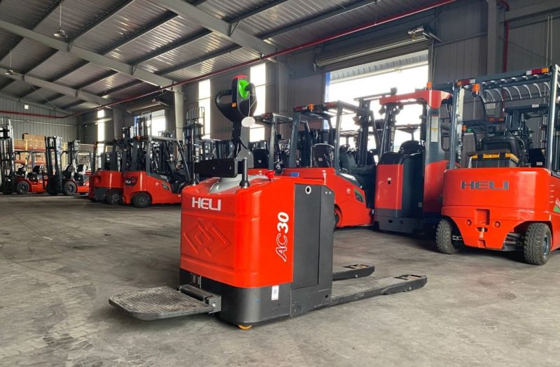 Xe nâng tay điện có chi phí đầu tư cao hơn nhưng đem đến hiệu quả làm việc vượt trội