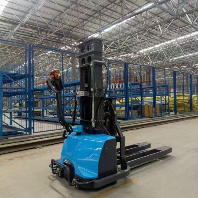 Xe nâng điện tự leo 1.5 tấn  - Ảnh 3