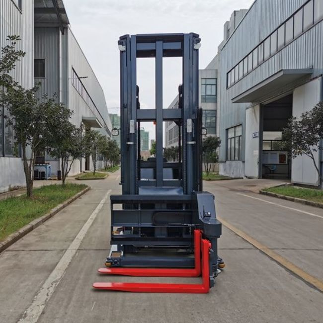 Xe nâng ngồi lái càng xoay 3 chiều 1-1.5-2 tấn với càng nâng xoay 3 chiều nổi bật